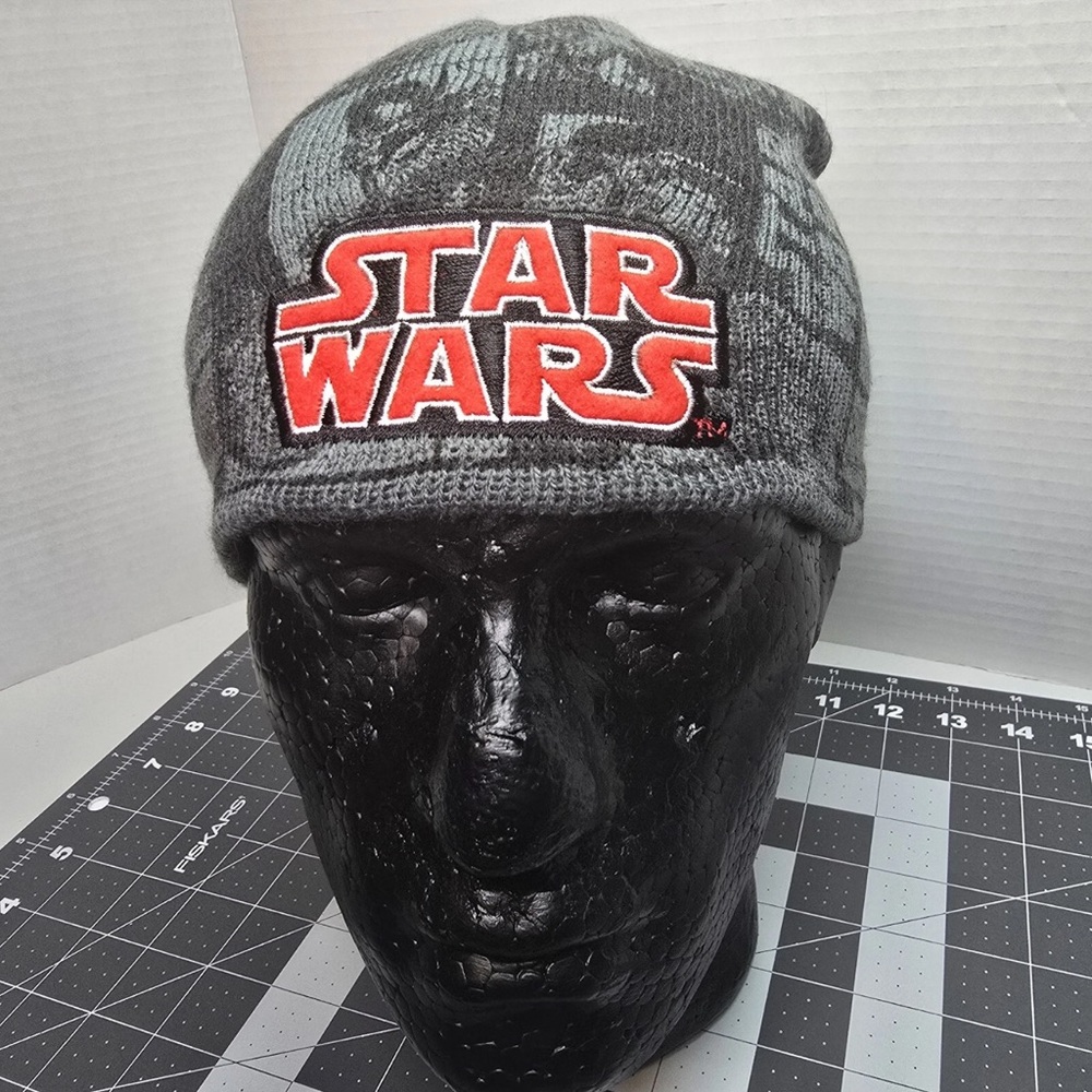 Star Wars Winter Hat Cap Beanie Knit Preowned Free Unisex